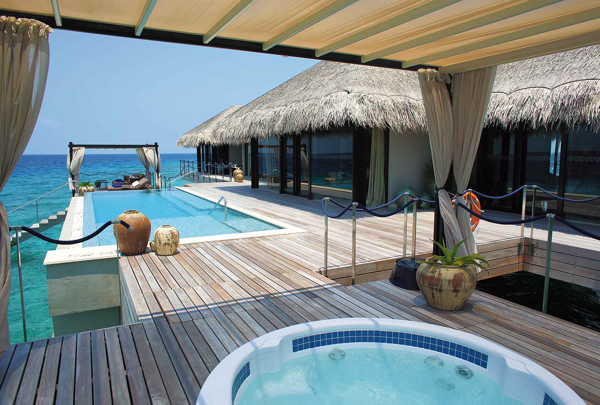 Отдых с бассейном. Вилла приват Исланд Мальдивы. Отель Velaa private Island Maldives. Riu Palace Maldives 5. Velaa private Island 5*.